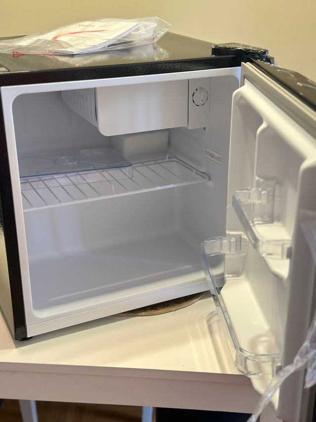 Frigorífico CHIQ Minibar 46L Negro