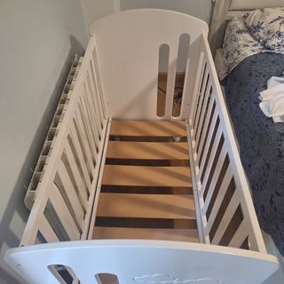 Cuna blanca con ositos