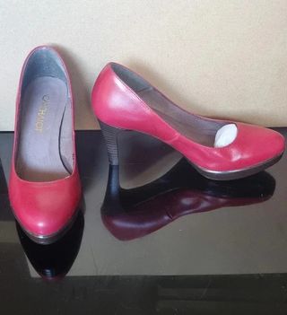 Zapatos de tacón burdeos