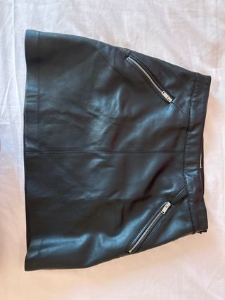 Falda corta cuero niña talla 11-12