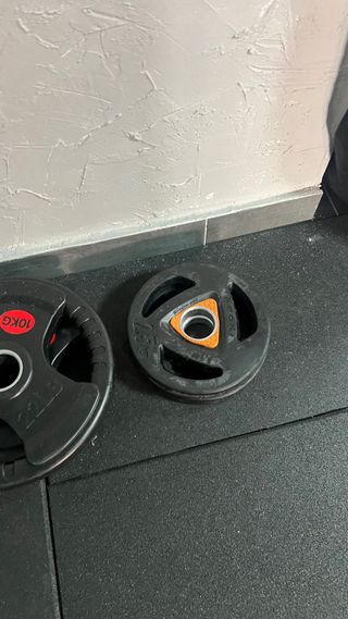 Discos de Pesas 
(20kg 15kg 10kg 2.5kg) x2