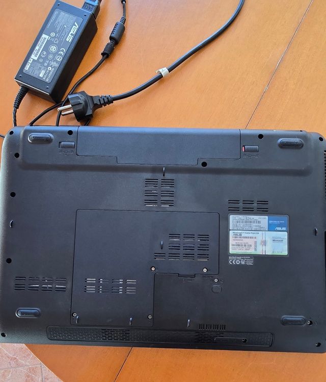 Portátil Asus A72J Series