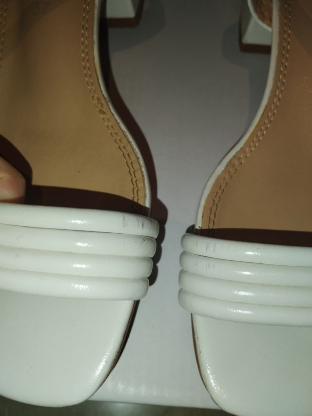 Sandalias de tacón blancas