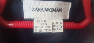 Camiseta de Zara, sin mangas, de color azul marino