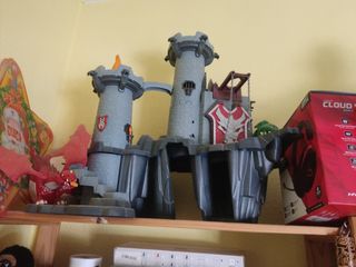 Castillo Playmobil con Dragón Rojo