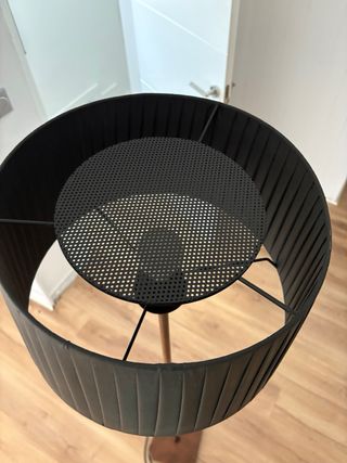 Lampara pie metalico