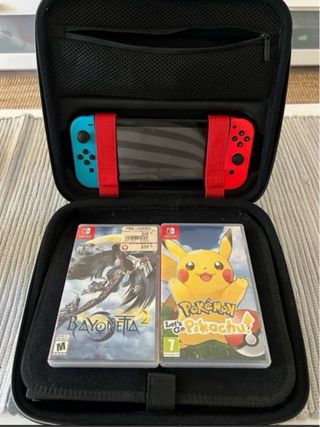 Nintendo Switch nueva con maletín y juegos
