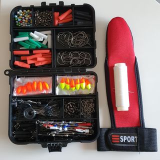 CAJA ACCESORIOS PESCA, 1 DEDIL, HILO ELÁSTICO.