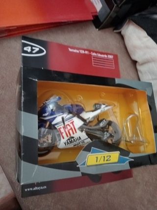 Moto GP Yamaha R1 Colin Edwards 2007