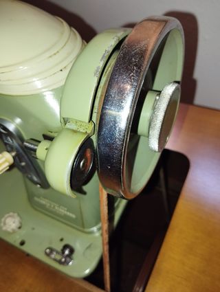 Máquina de coser Sigma con mueble