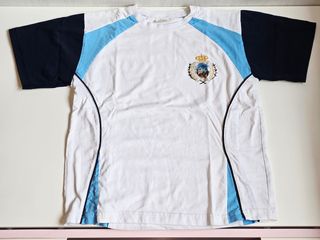 Camiseta deportiva colegio Calasancias. Talla 12