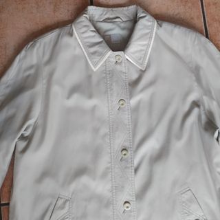 Gabardina tipo parka forrada de mujer
