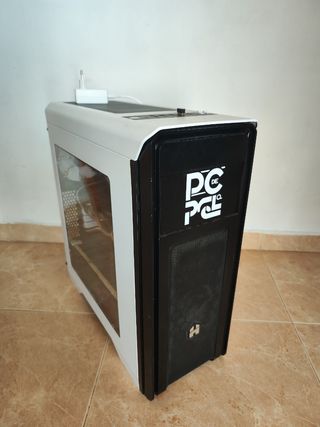 PC Gamer Blanco y Negro