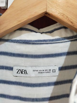 Camisa de rayas Bershka azul chico