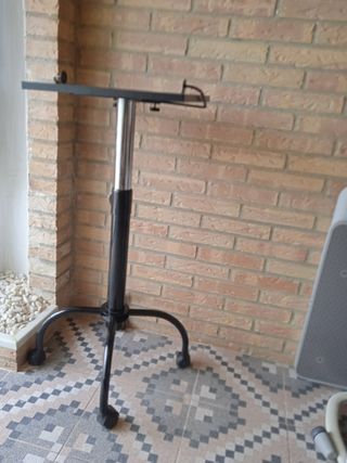 Trípode universal ajustable