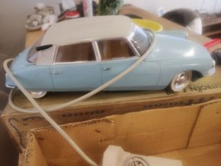 Coche Citroen DS 19 para coleccionistas