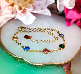 Conjunto de collar con piedras de colores