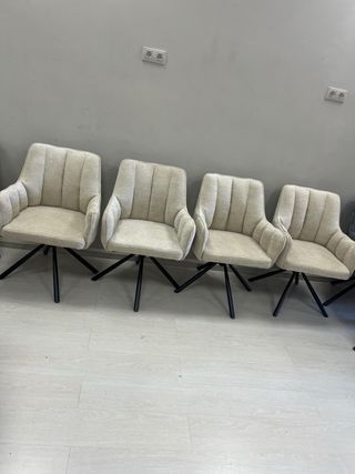 4 Sillas Giratorias Crema