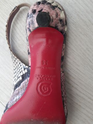 Zapatos tacón Úrsula Mascaro serpiente rosa