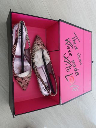 Zapatos tacón Úrsula Mascaro serpiente rosa