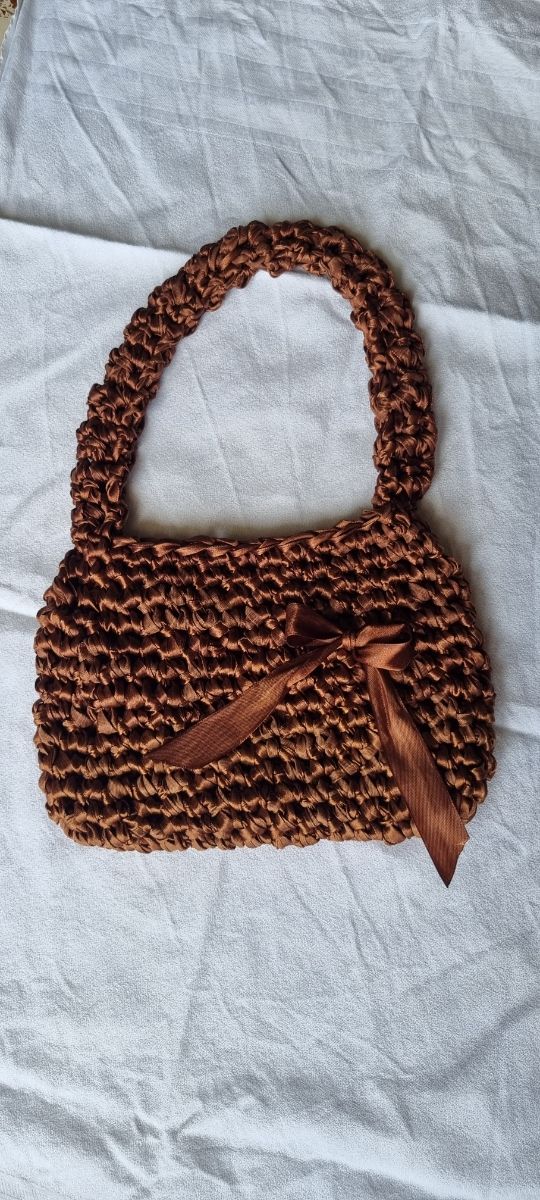 Borsa uncinetto fatta a mano marrone