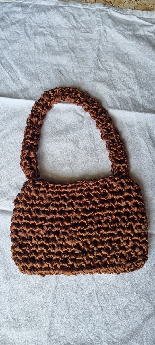 Borsa uncinetto fatta a mano marrone