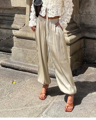 Pantalón bombacho Zara beige 