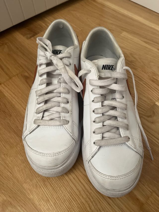 Zapatillas Nike Blancas símbolo Naranja purpurina