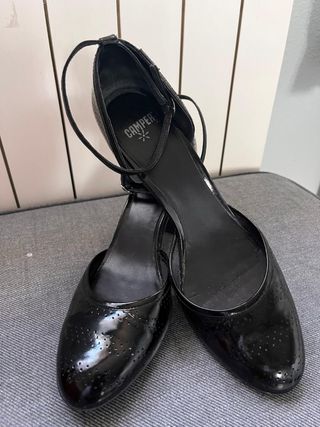 Zapatos Camper charol negros