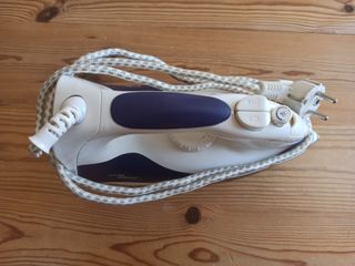 Plancha de ropa Taurus PTSI 2200