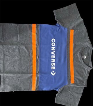 Camiseta Converse Gris con Rayas Naranja