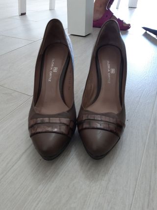 Zapatos tacón Gloria Ortiz marrones