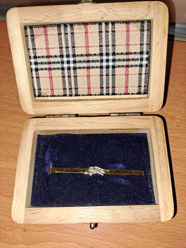 Pisacorbatas Burberry