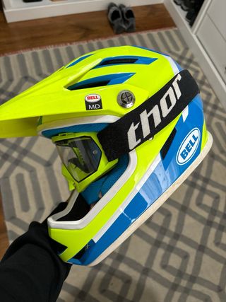 Casco integral Bell DH talla MD, y gafas Thor