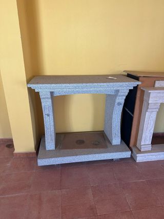 Frontal de chimenea de granito
