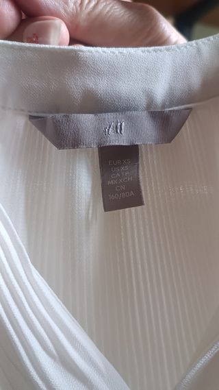 Camicia bianca H&M con plissettatura