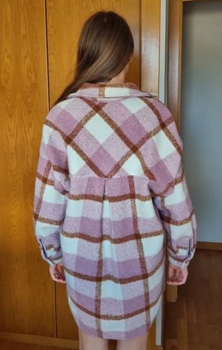 Chaqueta cuadros stradivarius, rosa y marrón