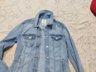 Abrigo, cazadoras, pantalones y camisetas 