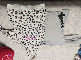 Abrigo, cazadoras, pantalones y camisetas 