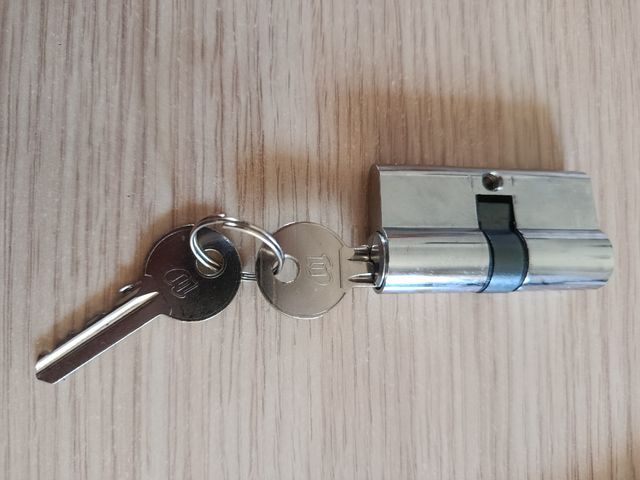 Cerradura 30x30 con 2 llaves