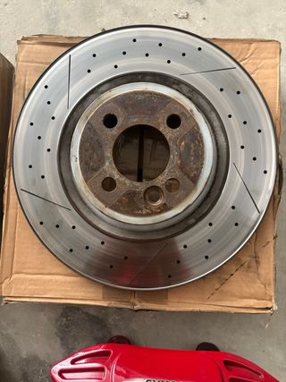 Pinzas Discos y Frenos Brembo Rayados/Perforados
