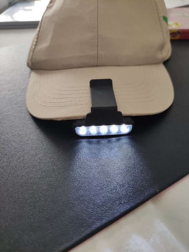 Gorra con luz frontal