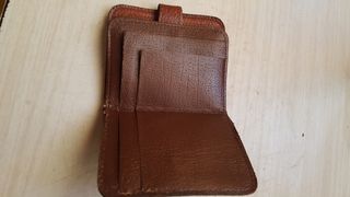 Cartera pequeña de cuero