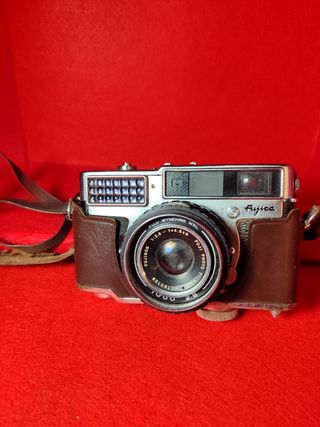 Cámara Fujica Plata y Marrón