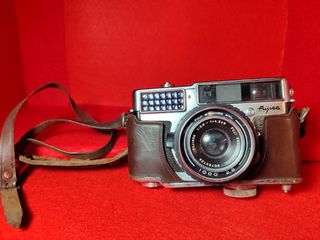 Cámara Fujica Plata y Marrón