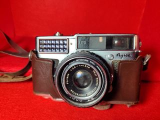 Cámara Fujica Plata y Marrón