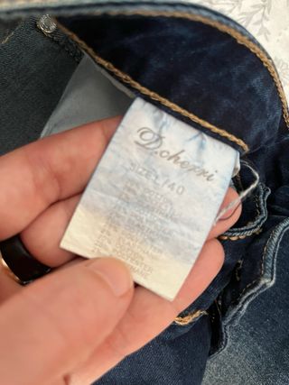 Pantalones vaqueros con adornos