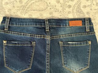 Pantalones vaqueros con adornos