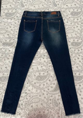 Pantalones vaqueros con adornos