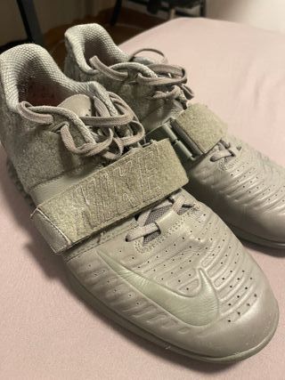 Zapatillas Nike Halterofilia Grises